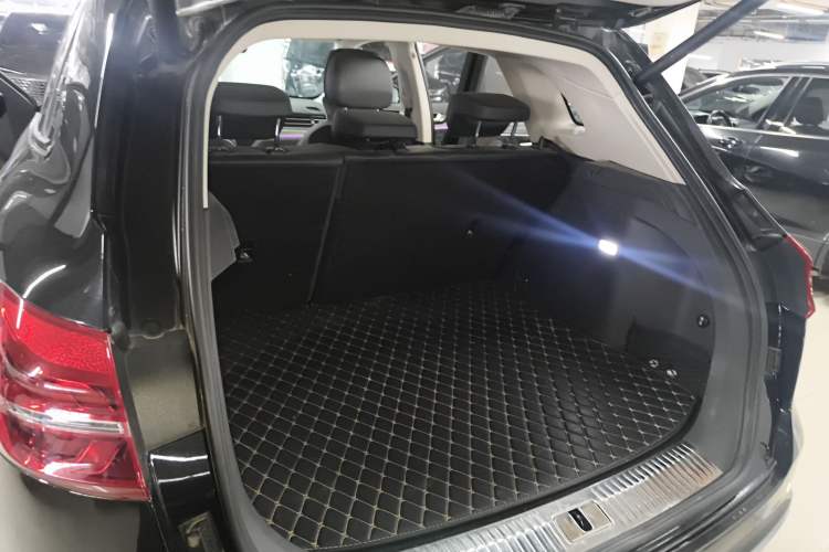 Used Hongqi HS5 2019 2.0T Smart Connect Flagship Edition Trunk