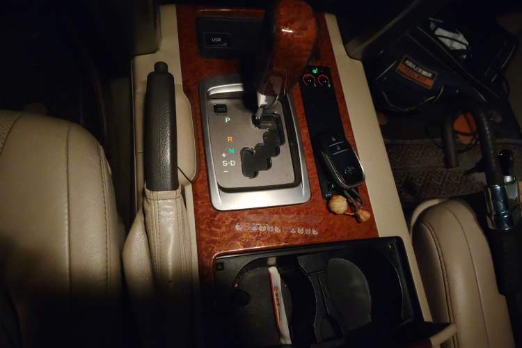 Used Toyota Land Cruiser 2012 4.0L Automatic VX
