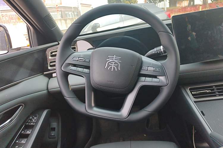 Used BYD Qin L 2025 DM-i Smart Drive 80KM Leading Model