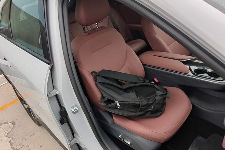 Used ARCFOX Alpha T5 2026 Model Range-Extended 1215 Yuanjing Smart Driving Version
