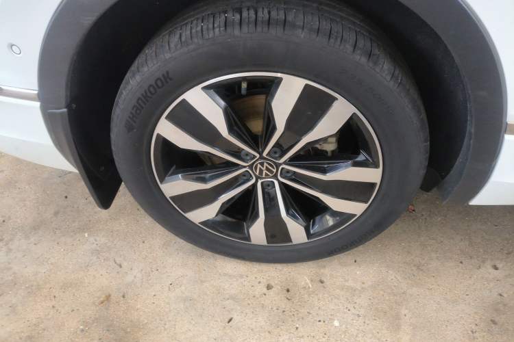 Used Volkswagen Tiguan L 2023 330TSI Automatic Two-Wheel Drive R-Line Enjoyment Edition
