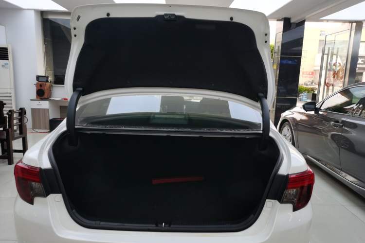 Used Toyota Reiz 2013 2.5V Shangrui Edition Trunk
