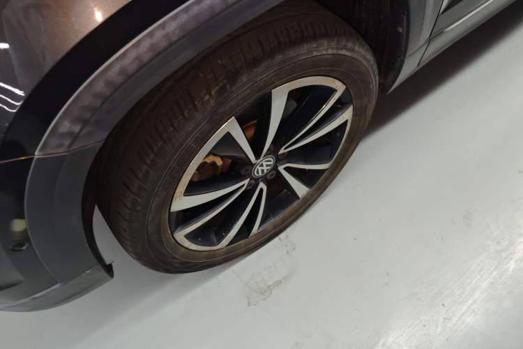 Used Volkswagen Tharu 2019 280TSI Two-Wheel Drive Flagship Version China VI Standard Left Front Wheel Hub