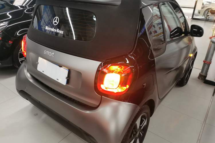 Used smart fortwo 2018 1.0L 52kW Convertible Passion Edition China V Standard
