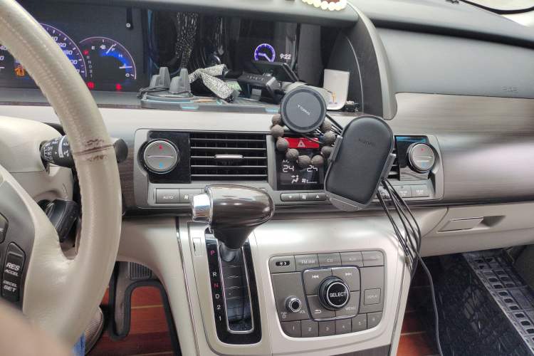 Used Honda Elysion 2015 2.4L VTi-S Prestige Edition Audio And AC Panel