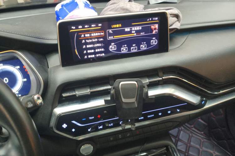 Used Zotye T500 2018 1.5T Automatic Smart Connected Prestige Model
