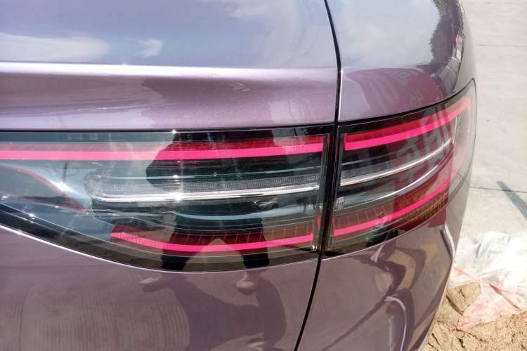 Used Hima Luxeed S7 2025 855 km Max Exterior 3