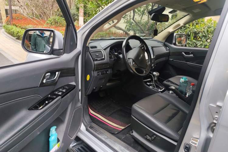 Used Isuzu mu-X 2020 1.9T Diesel Automatic 4x4 Enjoyment Edition 5 Seats China VI Standard
