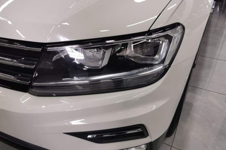 Used Volkswagen Tiguan L 2019 Updated Version 330TSI Automatic Two-Wheel Drive Panoramic Comfort Edition China VI Standard
