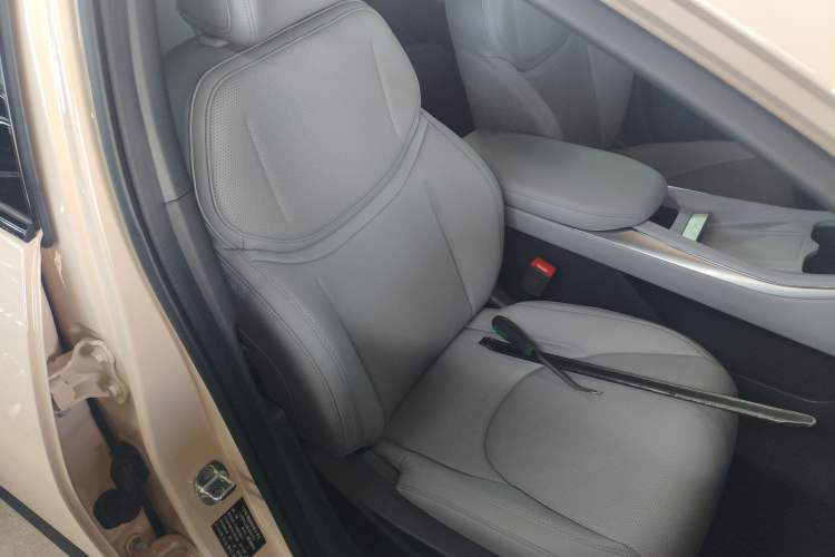 Used XPeng MONA M03 2024 620 with Ultra-Long Range Right Front Seat