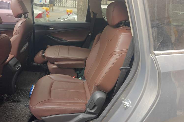 Used Buick GL6 2019 18T 6-Seater Connected Luxury Version China V Standard
