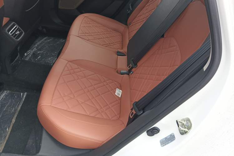 Used CHANGAN Eado 2024 1.5T GDI Automatic Flagship Edition Left Rear Seat