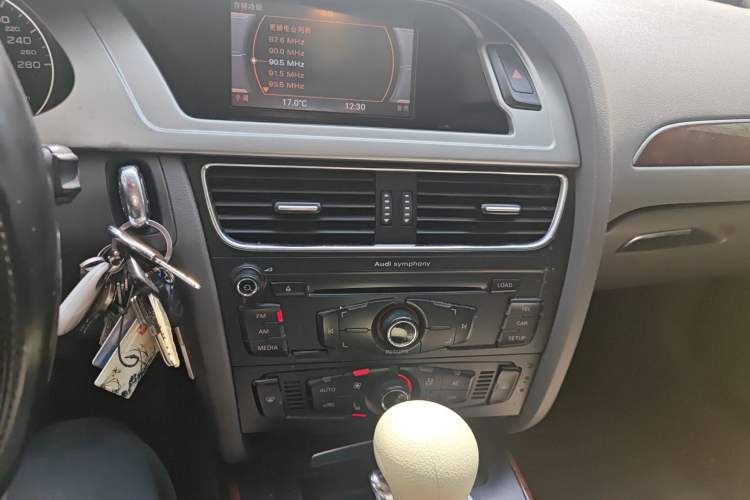 Used Audi A4L 2011 2.0 TFSI Comfort Model
