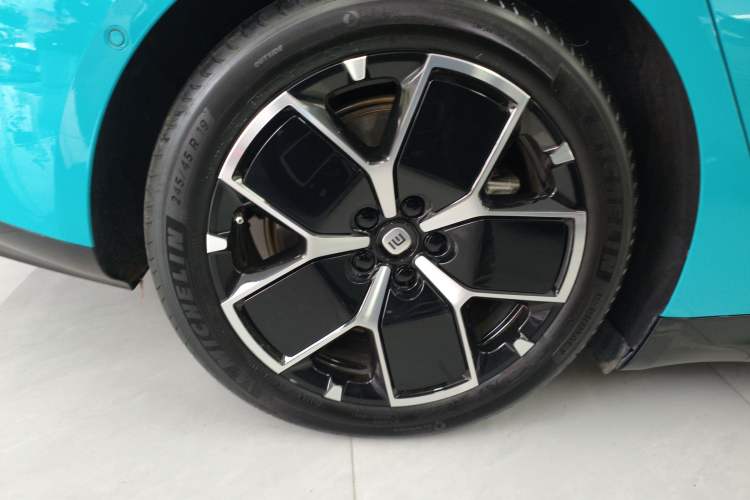 Used Xiaomi Auto SU7 2024 Rear-Drive Standard Founder Edition
