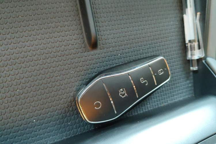 Used BYD Qin L 2025 DM-i Smart Drive 120KM Leading Model Interior 1