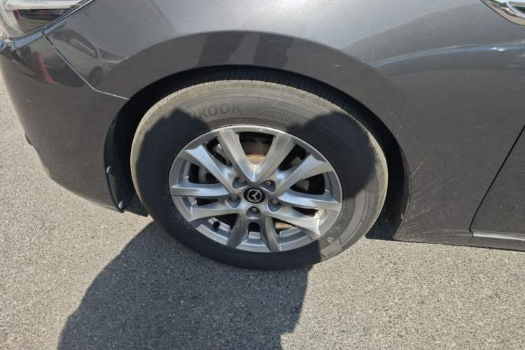 Used Mazda 3 Axela 2017 Sedan 1.5L Automatic Luxury Model Emission Standard China V