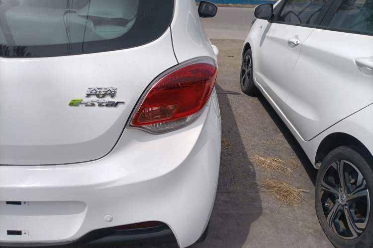 Used CHANGAN Benni E-Star 2022 Qingxin Edition Colorful Model Lithium-NMC Right Rear Taillight