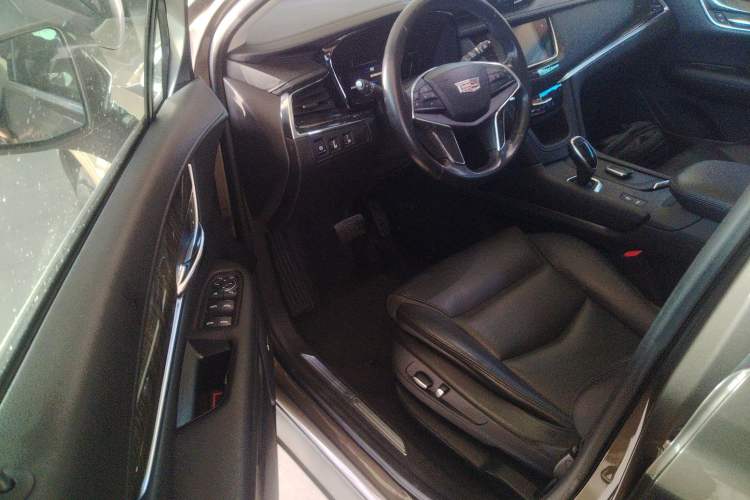 Used Cadillac XT5 2016 25T Luxury Model
