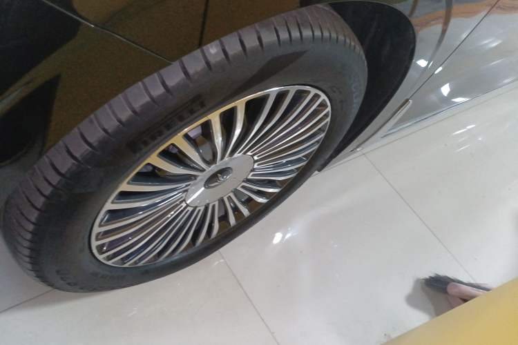 Used VOYAH Dream 2025 PHEV Four-Wheel-Drive Flagship Kunpeng Edition