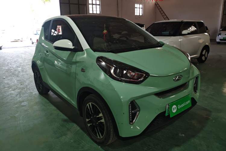 Used Chery QQ Little Ant 2022 Revised Version Sweet Pink Edition Half-Sugar Version Lithium Iron Phosphate 30.7 kWh 30 kW 301 km Front Right 45 Deg