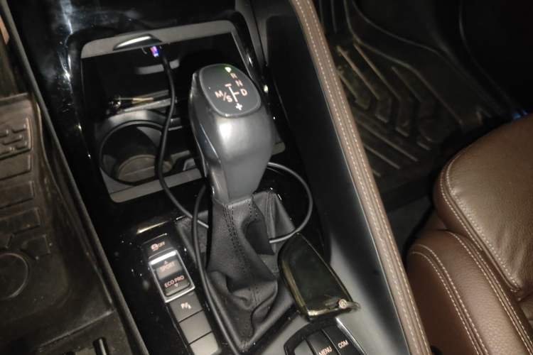 Used BMW X1 2019 sDrive18Li Premium Edition Gear Lever