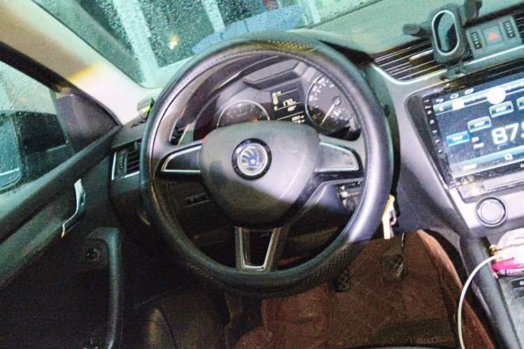 Used Skoda Octavia 2017 Classic Model 1.6L Manual Comfort Edition
