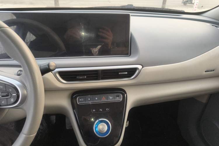 Used ORA White Cat 2022 Xiaoyue Mao Edition 360 km Luxury Model Lithium NMC