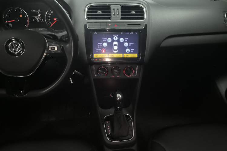 Used Volkswagen Polo 2016 1.6L Automatic Comfort Model
