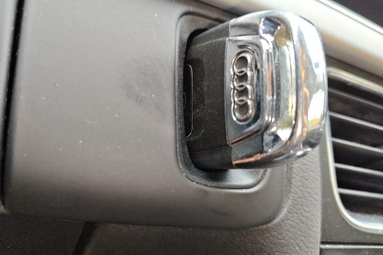 Used Audi A4L 2015 30 TFSI Automatic Comfort Model
