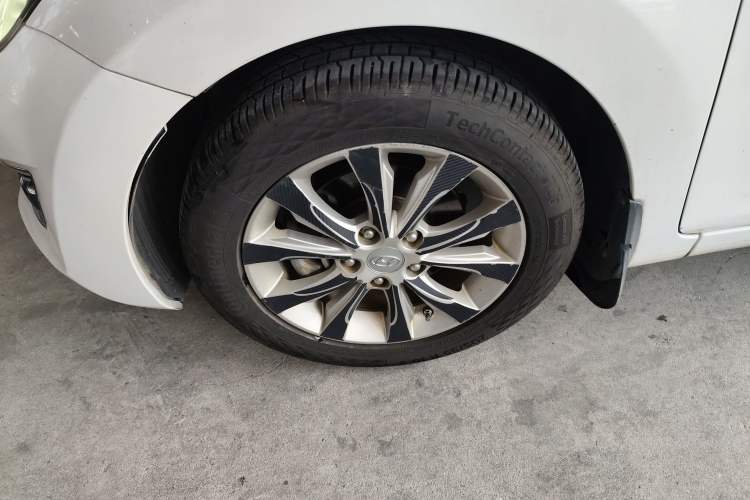 Used Hyundai Elantra (5th Generation / Langdong) 2016 1.6L Automatic Smart Version
