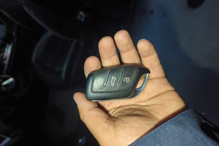 Used Roewe i6 MAX New Energy 2020 1.5T PHEV Cool & Spacious Skyroof Intelligent Drive Supreme Edition
