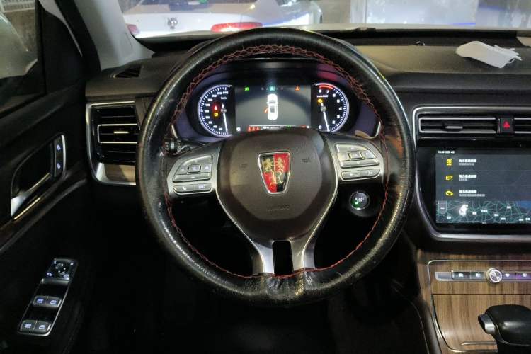 Used Roewe RX8 2018 30T Smart Connectivity Four-Wheel Drive Flagship Edition