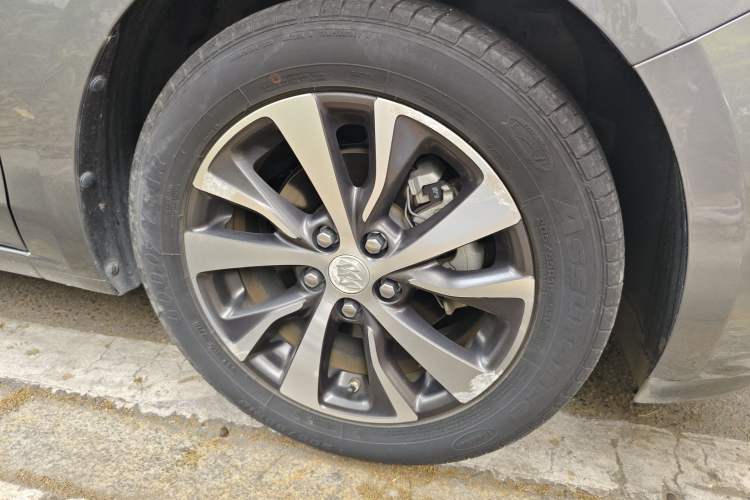 Used Buick Excelle GX 2018 18T Automatic Elite Model Right Front Wheel Hub
