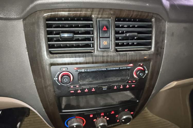 Used Wuling Rongguang 2014 1.5L S Standard Version