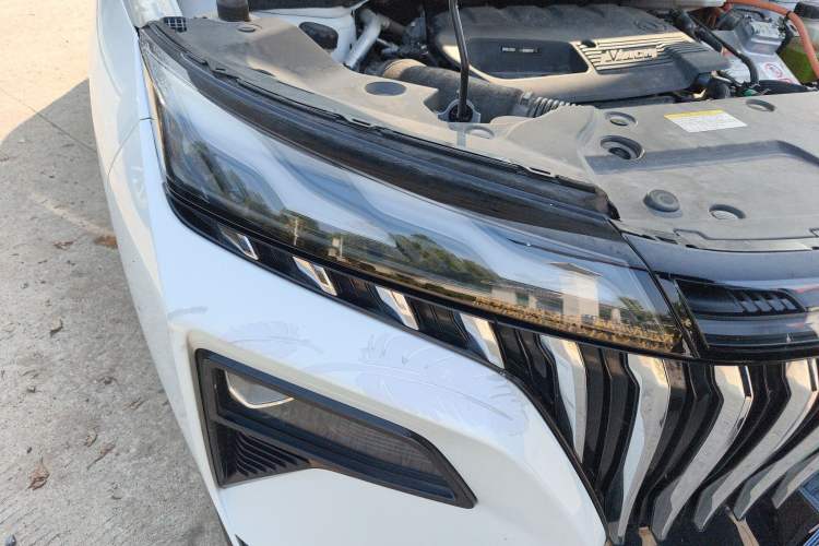 Used Dongfeng Aeolus Huge 2022 Mach Dual-Motor 1.5T MHD Dare-to-Dream Edition