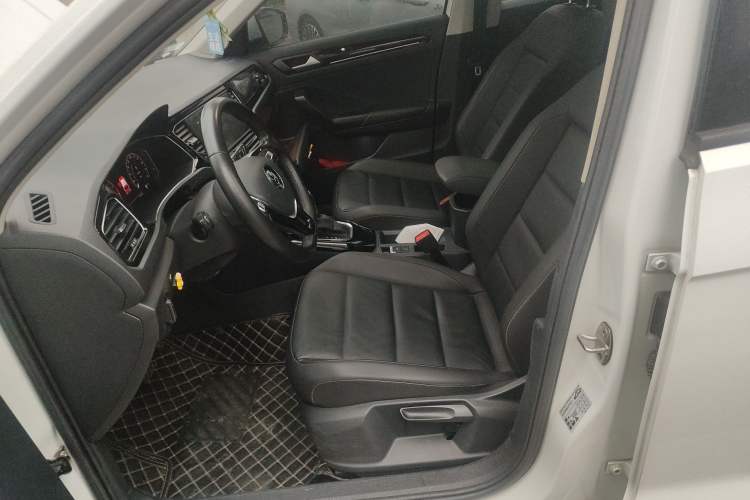 Used Volkswagen T-ROC 2020 280TSI DSG Two-Wheel Drive Comfort Version