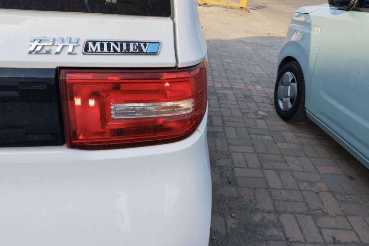 Used Wuling Hongguang MINIEV 2020 Freedom Version Lithium Iron Phosphate Exterior 3