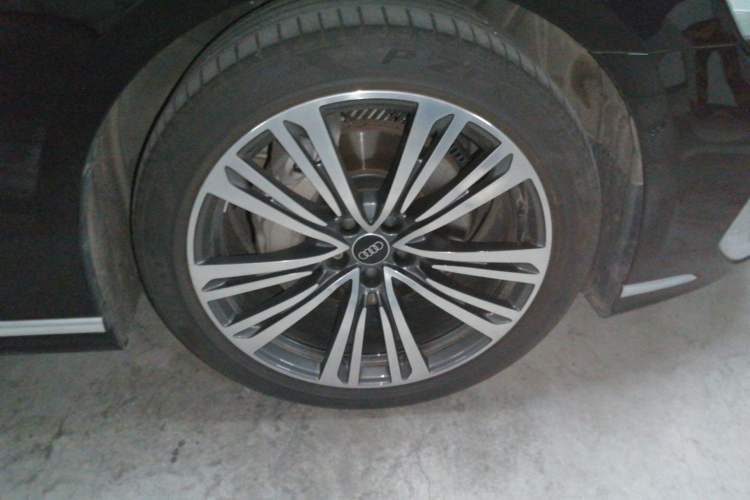 Used Audi A8 2024 A8L 50 TFSI quattro Prestige Edition Right Front Wheel Hub