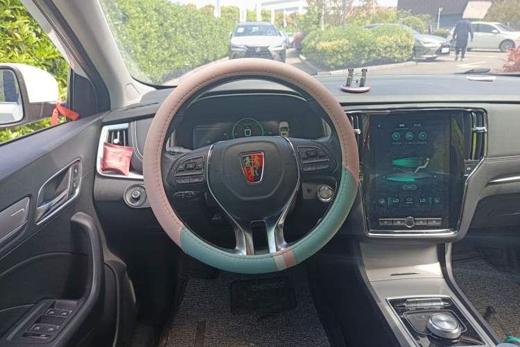 Used Roewe i6 New Energy 2017 45T Hybrid Connective Smart Luxury Edition