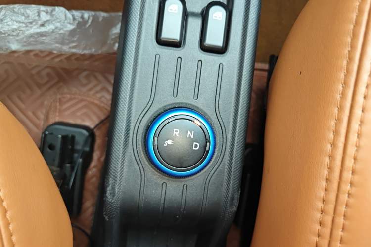 Used Wuling Hongguang MINIEV 2020 Enjoyment Model Lithium Iron Phosphate Gear Lever