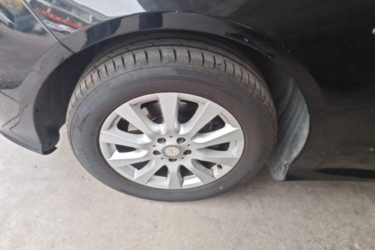 Used Mercedes-Benz R-Class 2017 R 320 4MATIC Business Edition Prestige Model Left Front Wheel Hub