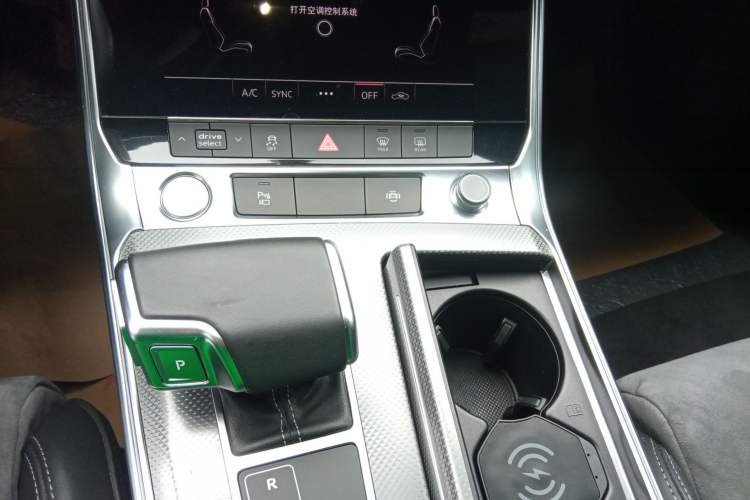 Used Audi A6L 2019 40 TFSI Luxury Dynamic Model Gear Lever