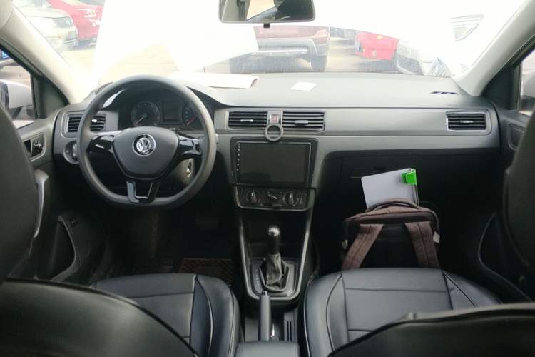 Used Volkswagen Santana 2018 1.5L Automatic Fashion Edition Center Console