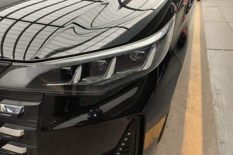 Used GAC Trumpchi M6 2023 PRO 270T DCT Luxury Edition
