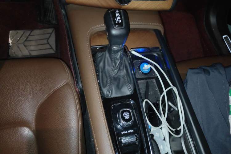 Used Volvo XC90 2020 Facelifted T6 Zhiyi Luxury 7-Seater Gear Lever