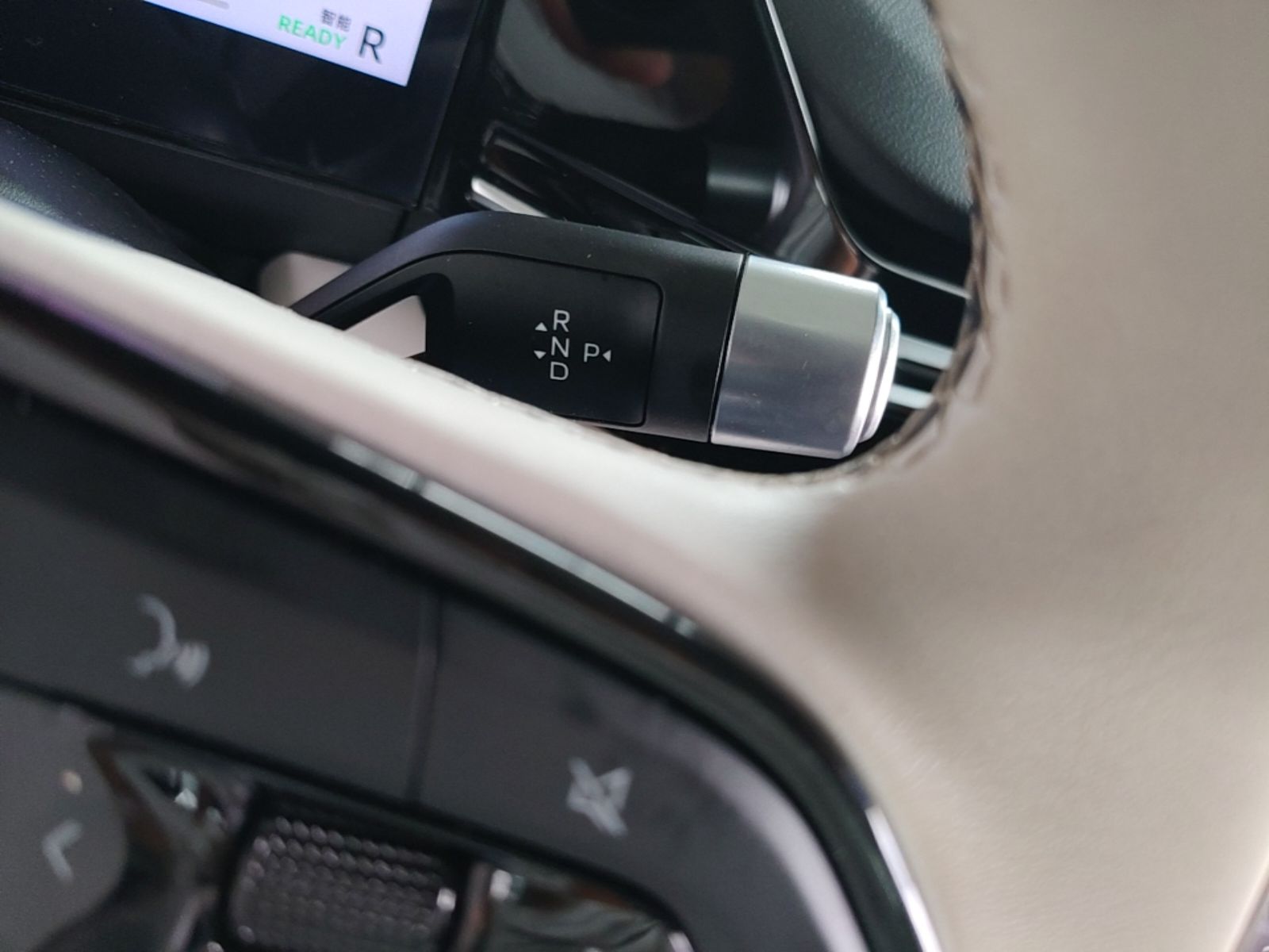 Geely Galaxy L6 2023 125km MAX — снимка 16