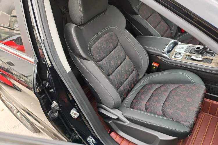 Used JETOUR X70 2020 1.5T DCT Comfort Edition 5-seater