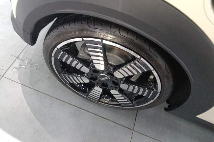 Used MINI 2023 2.0T COOPER S Artist Right Rear Wheel Hub