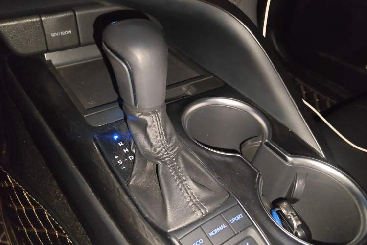 Used Toyota Camry 2021 Dual-Motor 2.5 HGVP Leading Edition Gear Lever