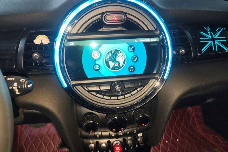 Used MINI MINI 2018 1.5T COOPER Artist